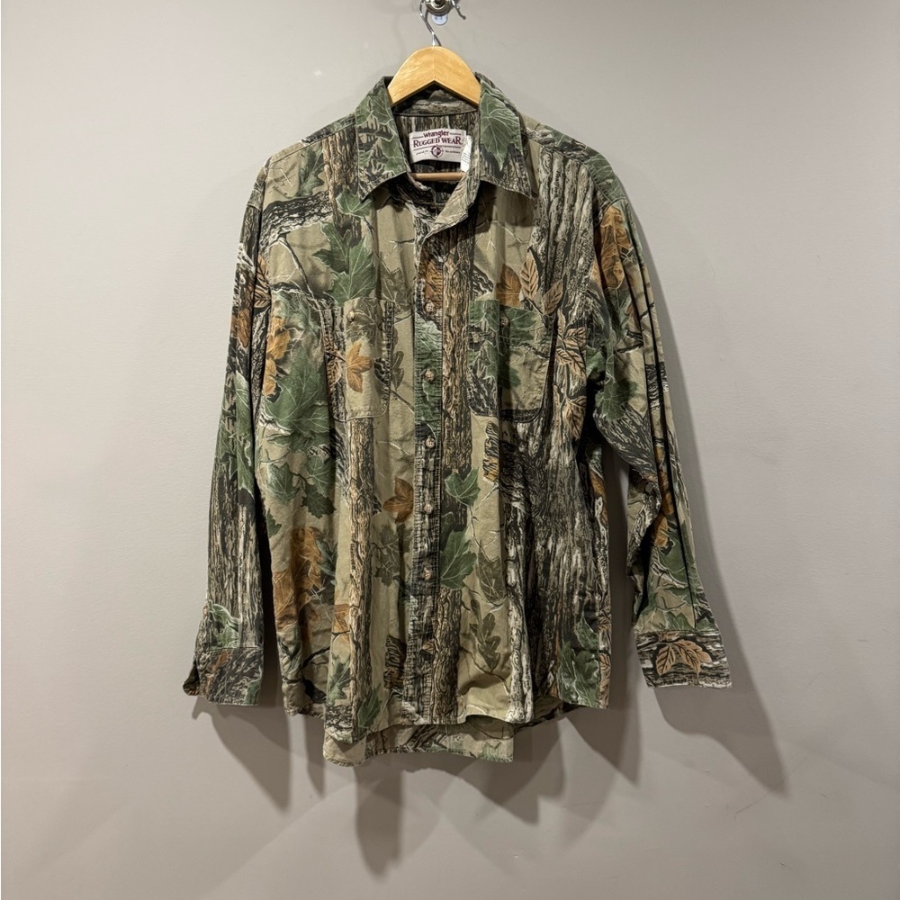 Vintage Wrangler Shirt Size XL Realtree Camo Long Sleeve Button Up Rugged Wear